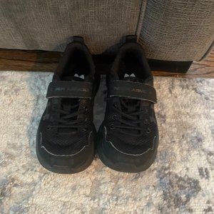 Boys Size 11 Under Armour Sneakers